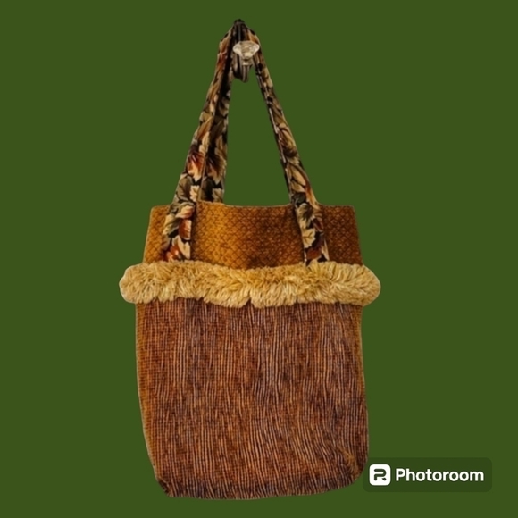 Handmade Tapestry Bucket Vegan Faux Fur Tote Shoulder Carpet Bag - Picture 1 of 7